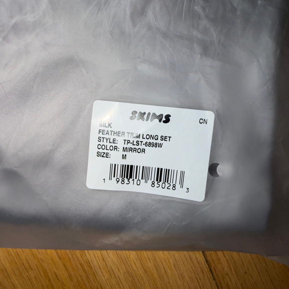 Skims Silk Feather Trim Long Robe in Mirror size M Sold Out Online - Picture 9 of 9